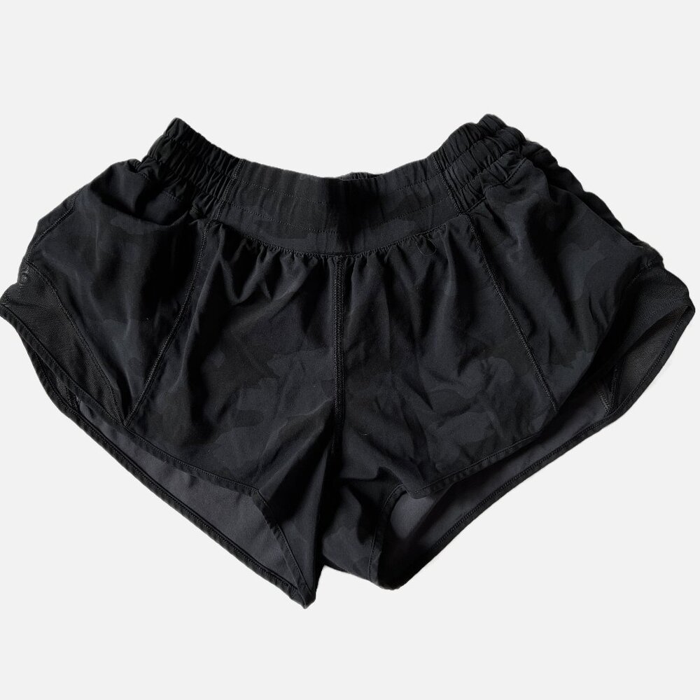 Black Camo Lulumelon Hotty Hot Low-Rise Lined Short 2.5"